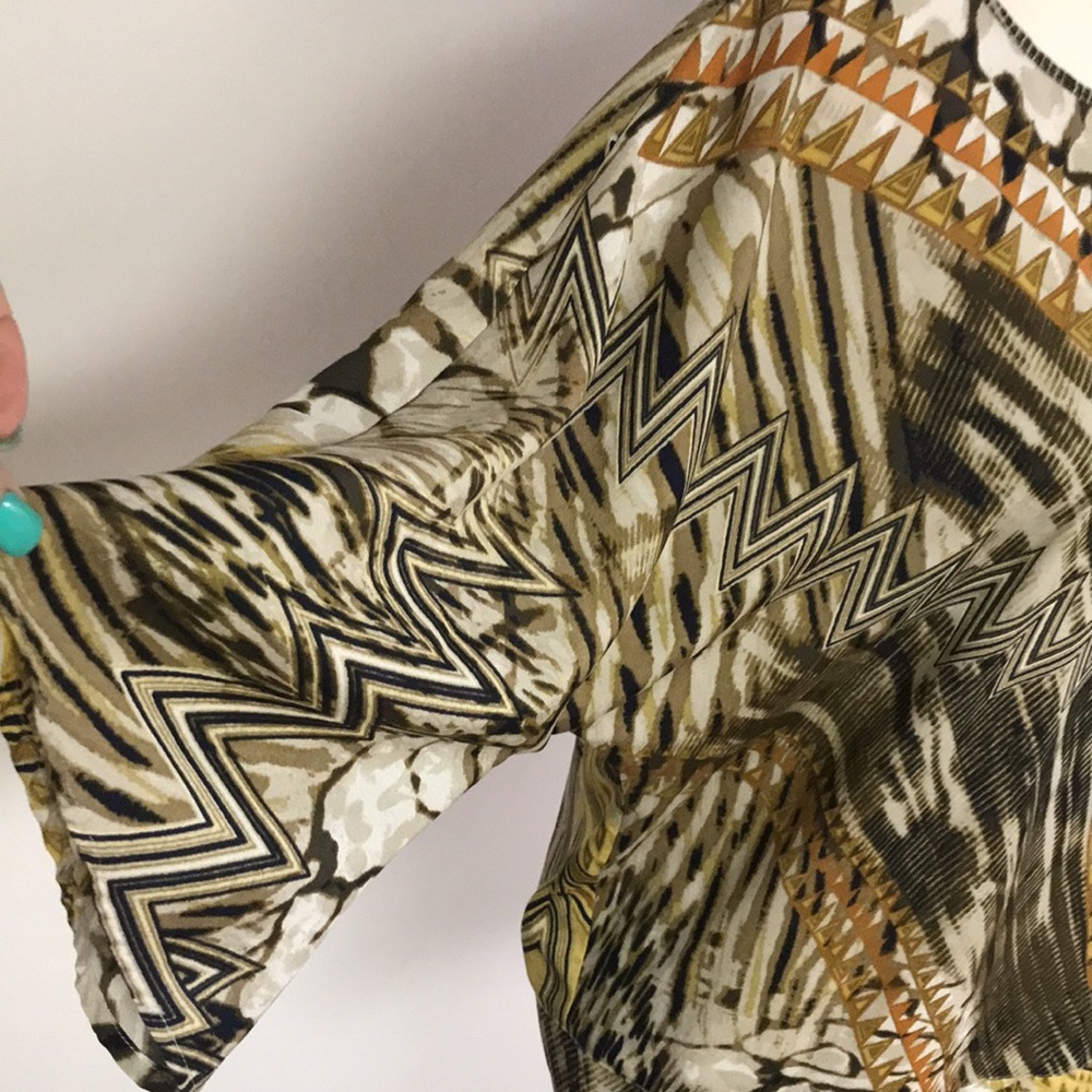 Beautiful Light Weight Pattern Chicos Blouse - image 2